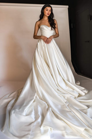Classic satin wedding dress Gloria - oliviabottega