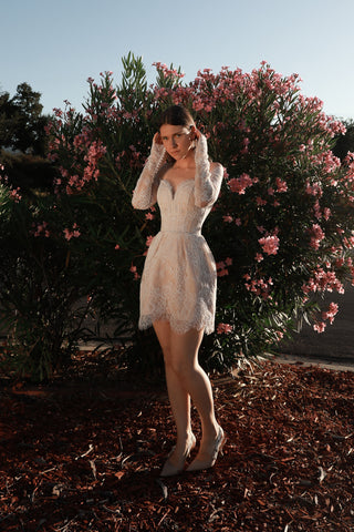Short Long Sleeve Wedding Dress Annette Nude / US 16 Short Long Sleeve Wedding Dress Annette Nude / US 16