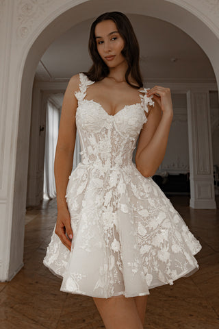 Short Floral Lace Wedding Dress Selkie US 10 Short Floral Lace Wedding Dress Selkie US 10