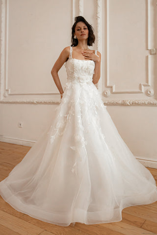 Floral Lace Wedding Dress Chyanne with Detachable Wings