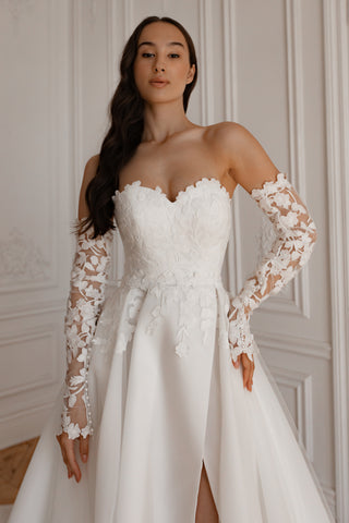 Wedding Dress Lillian with Detachable Train US 20 Wedding Dress Lillian with Detachable Train US 20