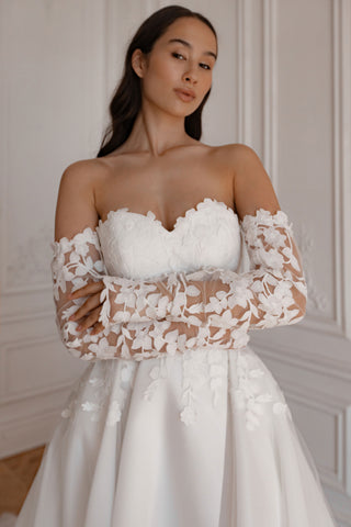 Floral Lace Wedding Dress Lillian with Detachable Sleeves US 2 Floral Lace Wedding Dress Lillian with Detachable Sleeves US 2