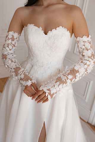 Floral Lace Wedding Dress Lillian with Detachable Sleeves Olivia Bottega Floral Lace Wedding Dress Lillian with Detachable Sleeves Olivia Bottega