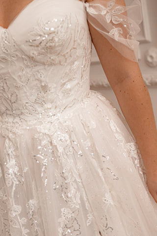 Plus Size Lace Wedding Dress Jackopa with Leg Slit