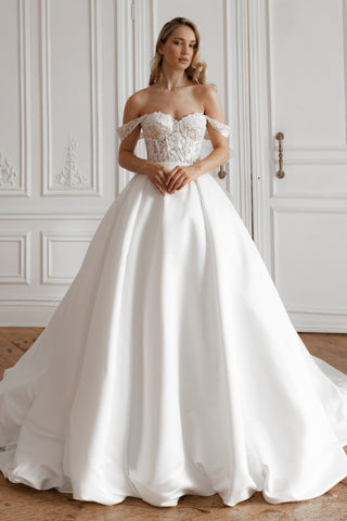 2 in 1 Short Wedding Dress Evelyn with Detachable Sophia Skirt Olivia Bottega 2 in 1 Short Wedding Dress Evelyn with Detachable Sophia Skirt Olivia Bottega