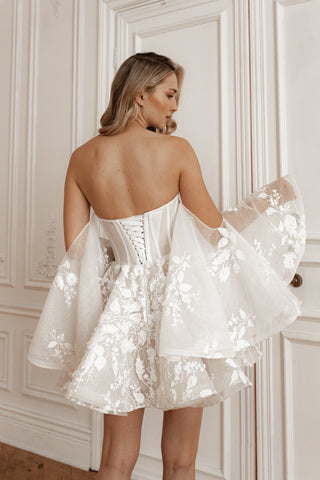 Floral Lace Wedding Dress Twilight Muse with Detachable Sleeves US 22 Floral Lace Wedding Dress Twilight Muse with Detachable Sleeves US 22