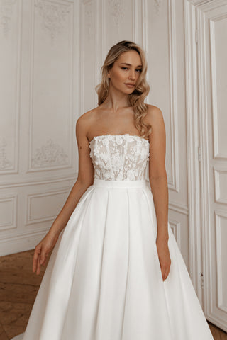 2 in 1 Short Wedding Dress Twilight Muse with Detachable Audrey Skirt US 14 2 in 1 Short Wedding Dress Twilight Muse with Detachable Audrey Skirt US 14
