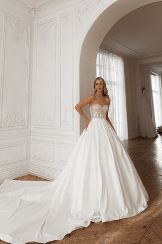 2 in 1 Short Wedding Dress Shiori with Detachable Protea Skirt US 8 2 in 1 Short Wedding Dress Shiori with Detachable Protea Skirt US 8