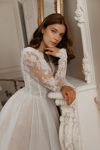 Midi Wedding Dress Sylvara with Long Sleeves