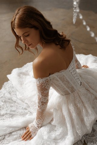 Midi Lace Wedding Dress Miralys