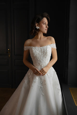 Floral Lace Tulle Wedding Dress Yoki with Detachable Straps