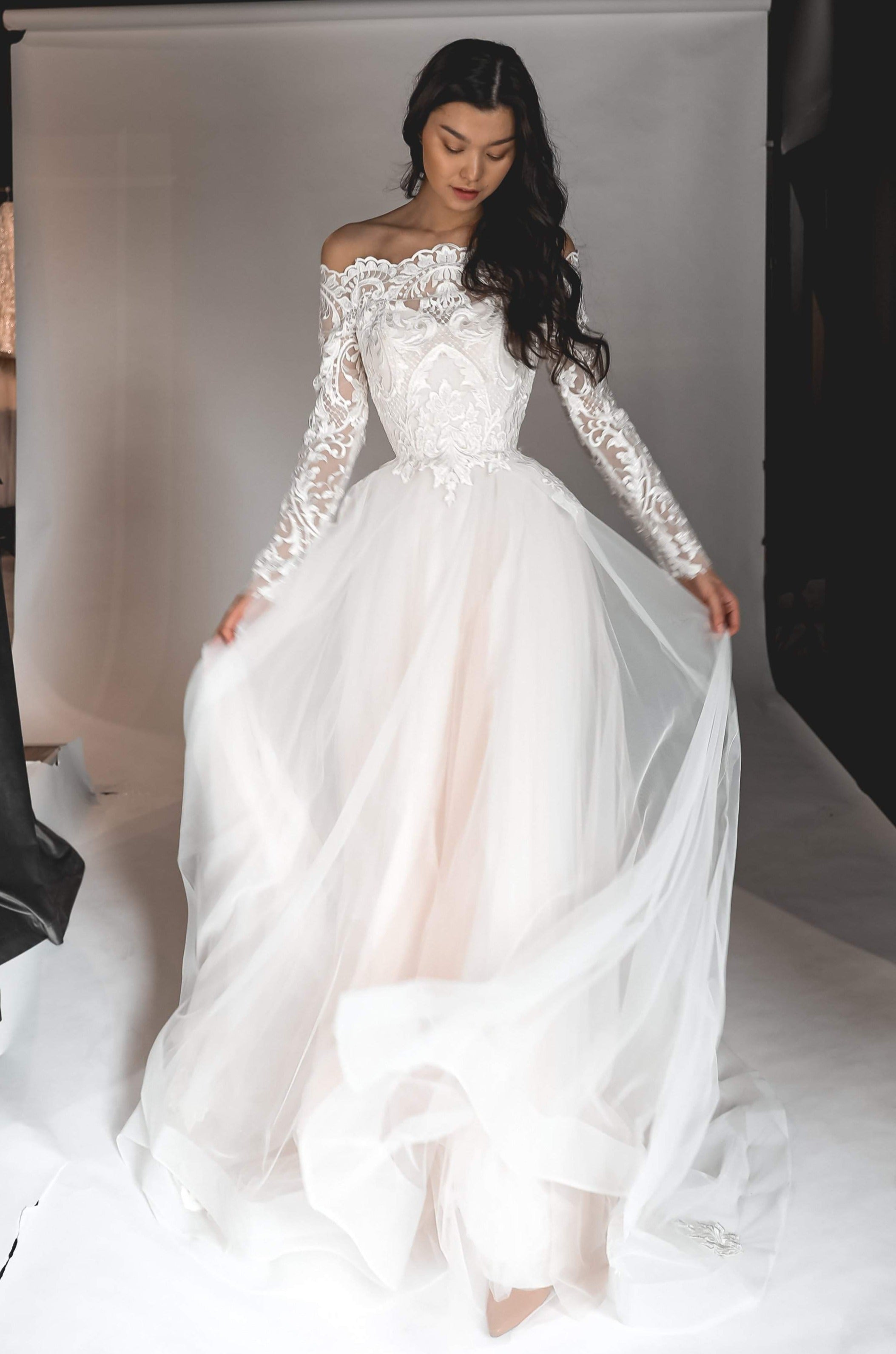 Long Long-Sleeve Ball Gown Wedding Dress Viteria – Olivia Bottega