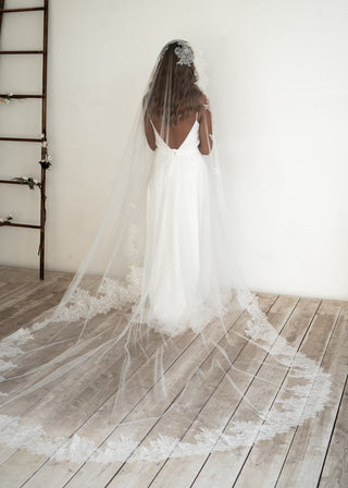 Chantilly Lace Veil Iness 118" | Ready-to-Ship