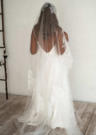 Chantilly Lace Veil Iness 60" | Ready-to-Ship
