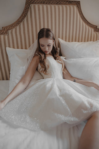 Short Sparkly Wedding Dress Milana US 10 Short Sparkly Wedding Dress Milana US 10