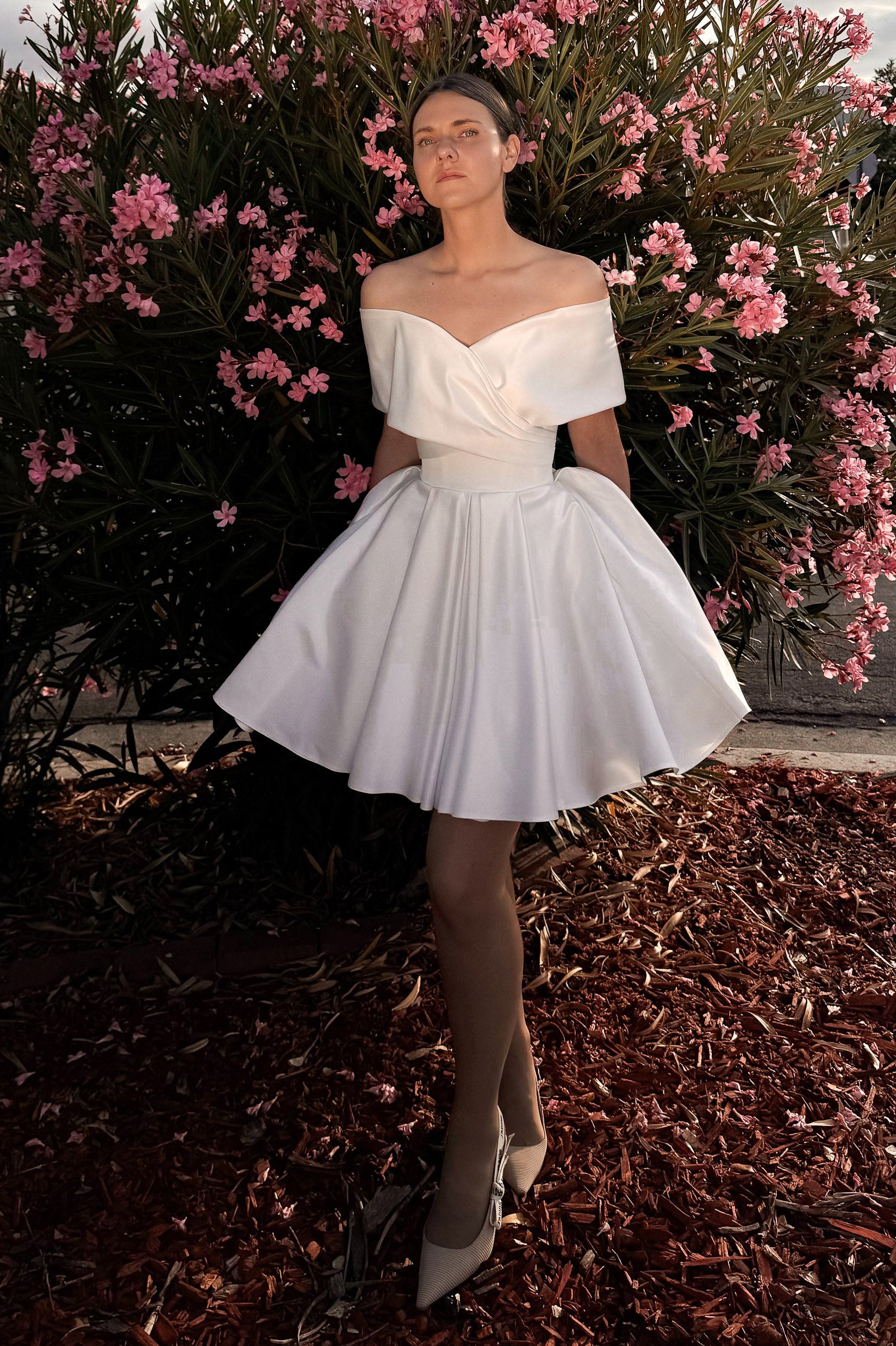 Short Satin Wedding Dress Mira US 24 Short Satin Wedding Dress Mira US 24