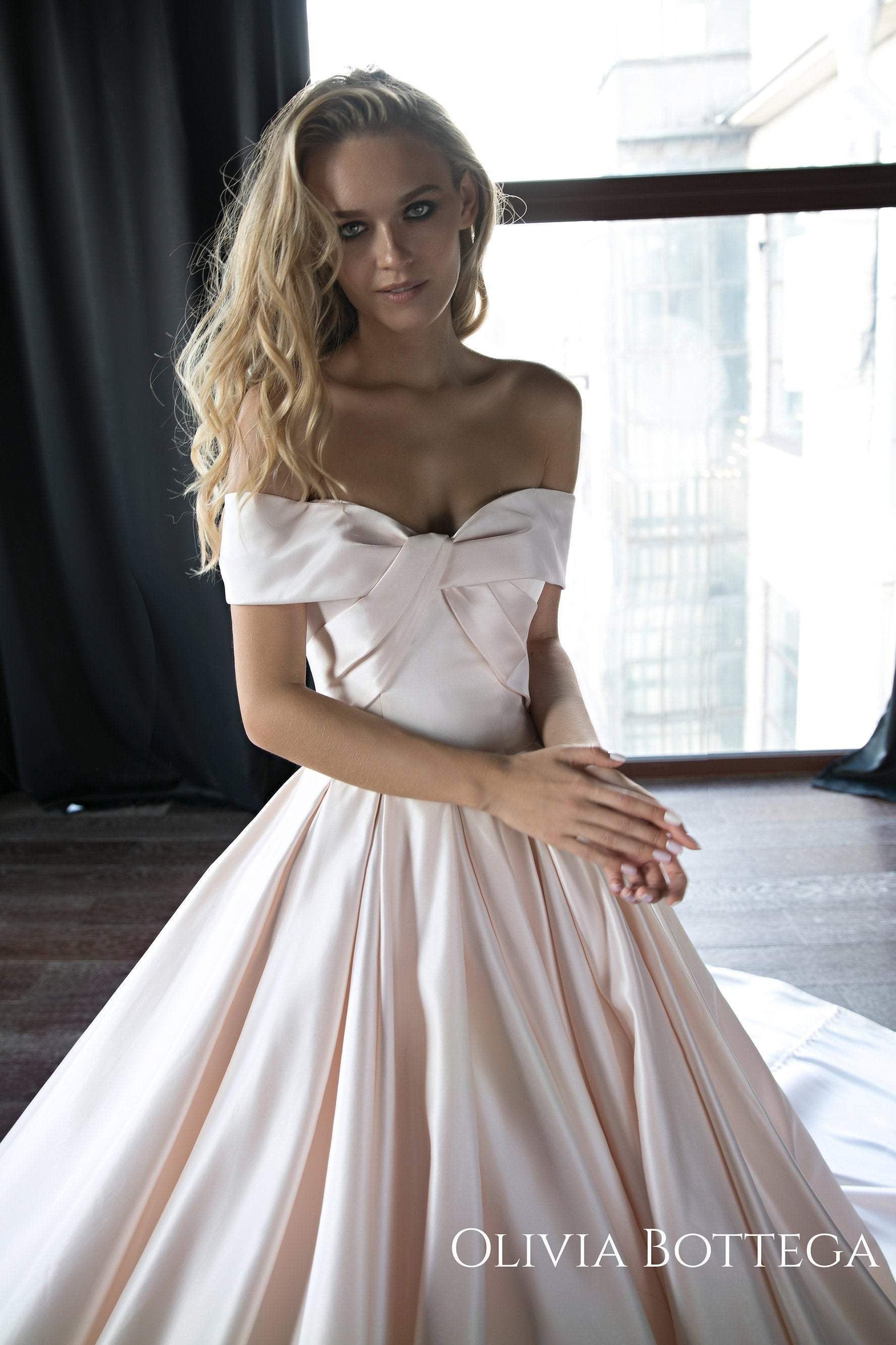 Soft Pink Satin Long Train Wedding Gown Seiliny Ready-to-Ship / US 16 Soft Pink Satin Long Train Wedding Gown Seiliny Ready-to-Ship / US 16