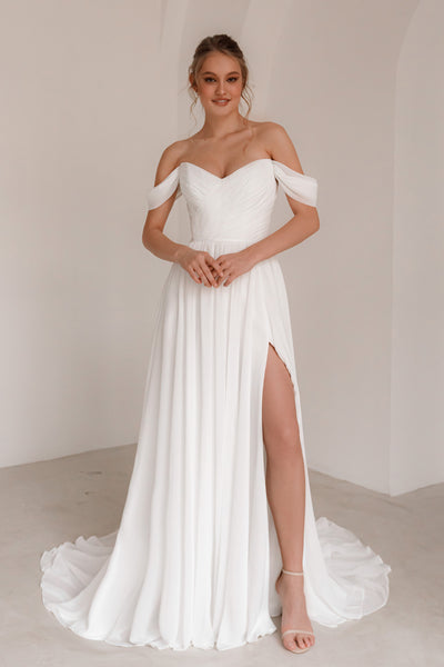 white christmas dresses Chiffon Wedding Dress Marit With High Leg Slit Olivia Bottega white christmas dresses Chiffon Wedding Dress Marit With High Leg Slit Olivia Bottega