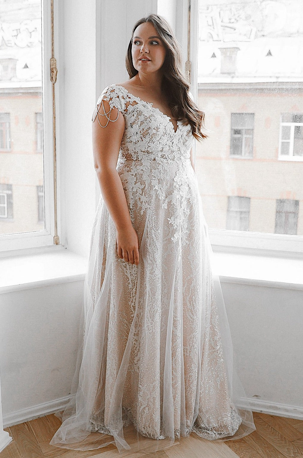 massefylde Saucer kor Plus Size Lace Wedding Dress Enn – OLIVIA BOTTEGA