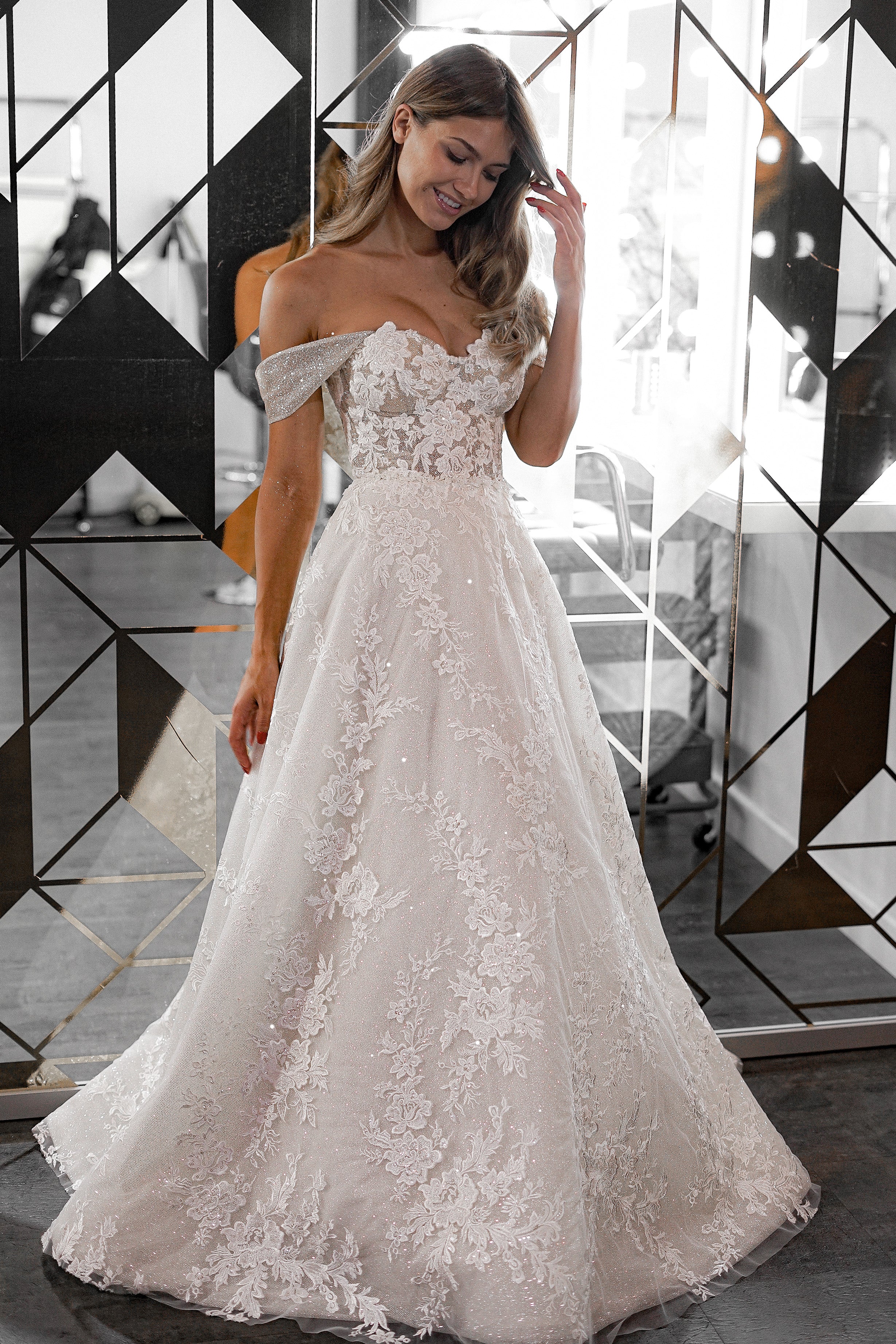 AMAR Wedding Dress by Pronovias Princess-cut wedding dress with V-neck back  and front