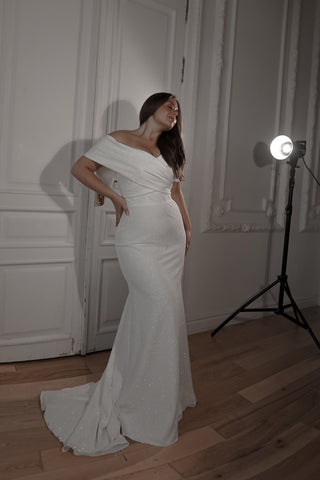 Plus-size Sparkly Sheath Wedding Dress Jolie