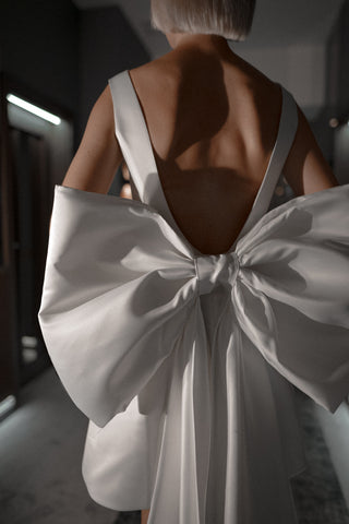 Light ivory Short Wedding Dress Tofa with Huge Bow US 2 Light ivory Short Wedding Dress Tofa with Huge Bow US 2