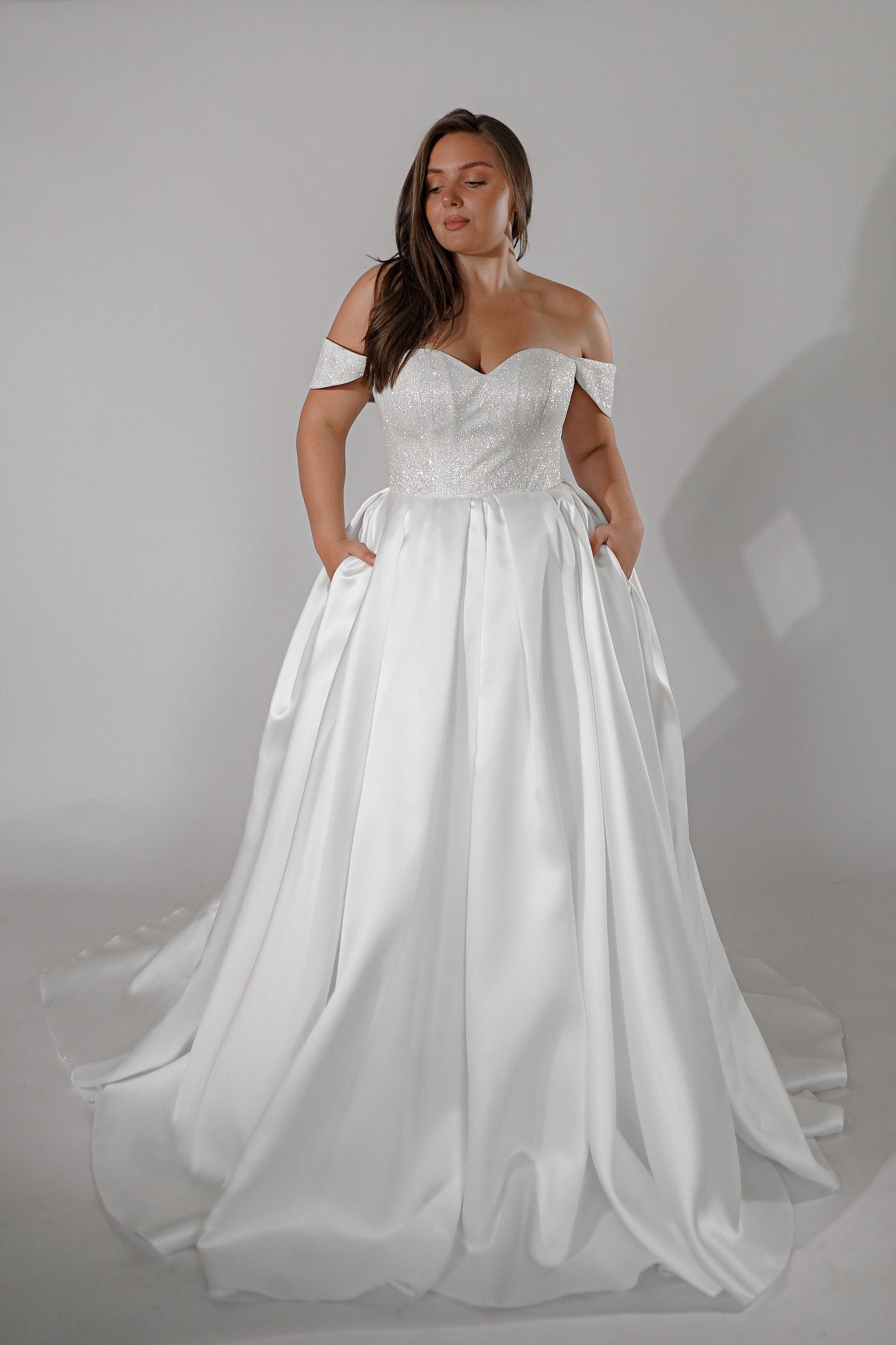 Plus-Size Mikado Wedding Dress Kimberly – Olivia Bottega