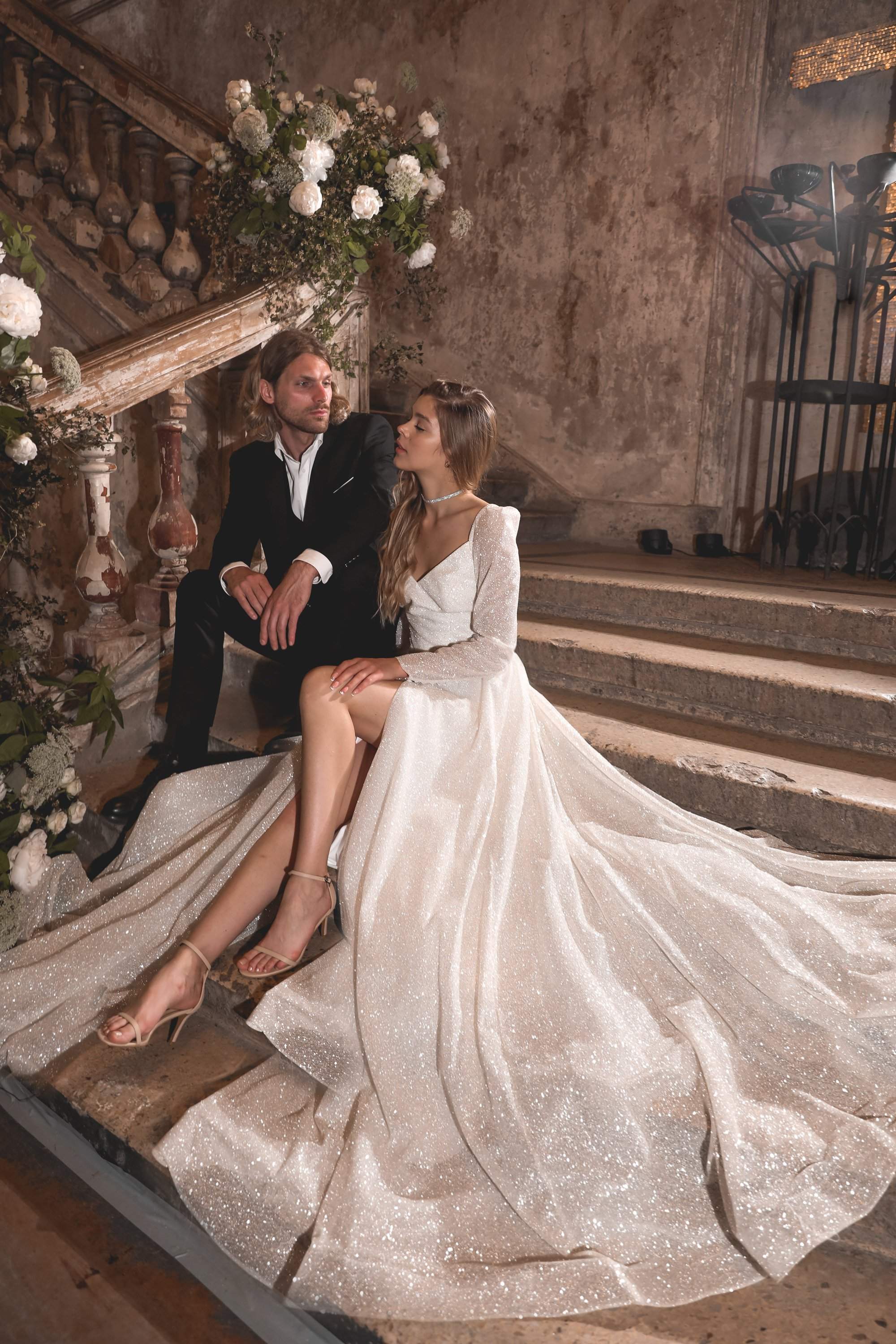 https://www.oliviabottega.com/cdn/shop/products/Glitter-wedding-dress-Miranda-Olivia-Bottega-1627982751_4fcdb97f-6ec0-4ef2-89dd-35a1192312db.jpg?v=1700399764