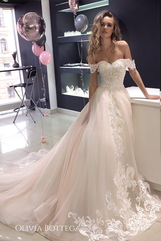 Lace off-the-shoulder wedding dress Ivia - oliviabottega