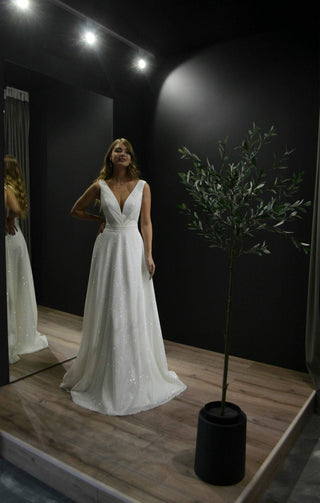 Minimalist glitter wedding dress Kossy - oliviabottega