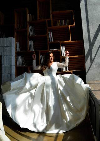 Plus size mikado wedding dress Koussindy with long sleeves - oliviabottega