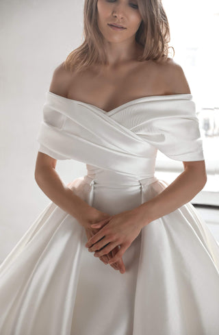 Detachable Off The Shoulder Ball Gown Wedding Dress With Corset