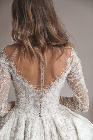 Royal Lace Off-The-Shoulder Sparkly Wedding Dress Meryem US 10 Royal Lace Off-The-Shoulder Sparkly Wedding Dress Meryem US 10