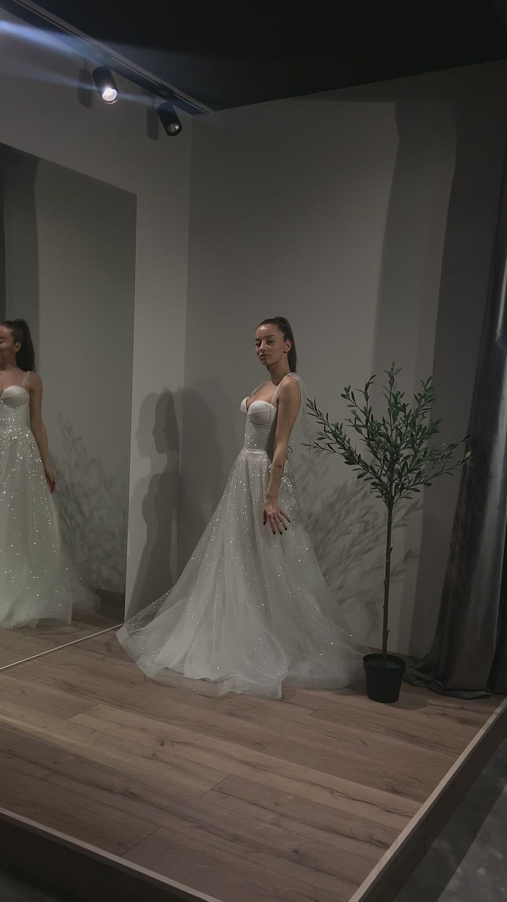 Olivia Bottega Sparkly Wedding Veil | Bridal Accessories Made-to-Order / Light Ivory / Floor 83” (210 cm)