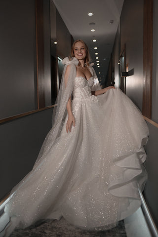 Floral Lace Wedding Dress Celia with Detachable Straps US 12 Floral Lace Wedding Dress Celia with Detachable Straps US 12