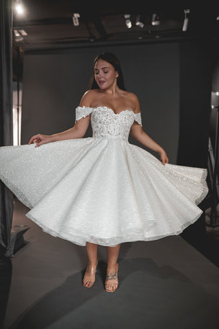 Tea Length Plus Size Lace Wedding Dress Elise – Olivia Bottega