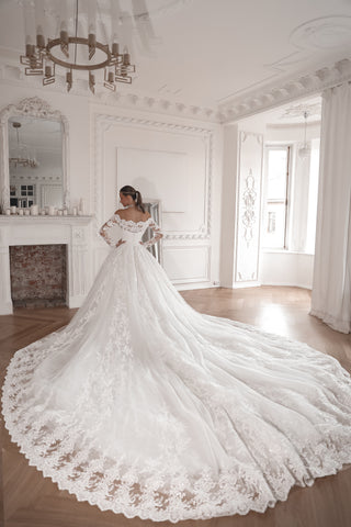 Off-the-Shoulder Lace Ball Gown Nuria