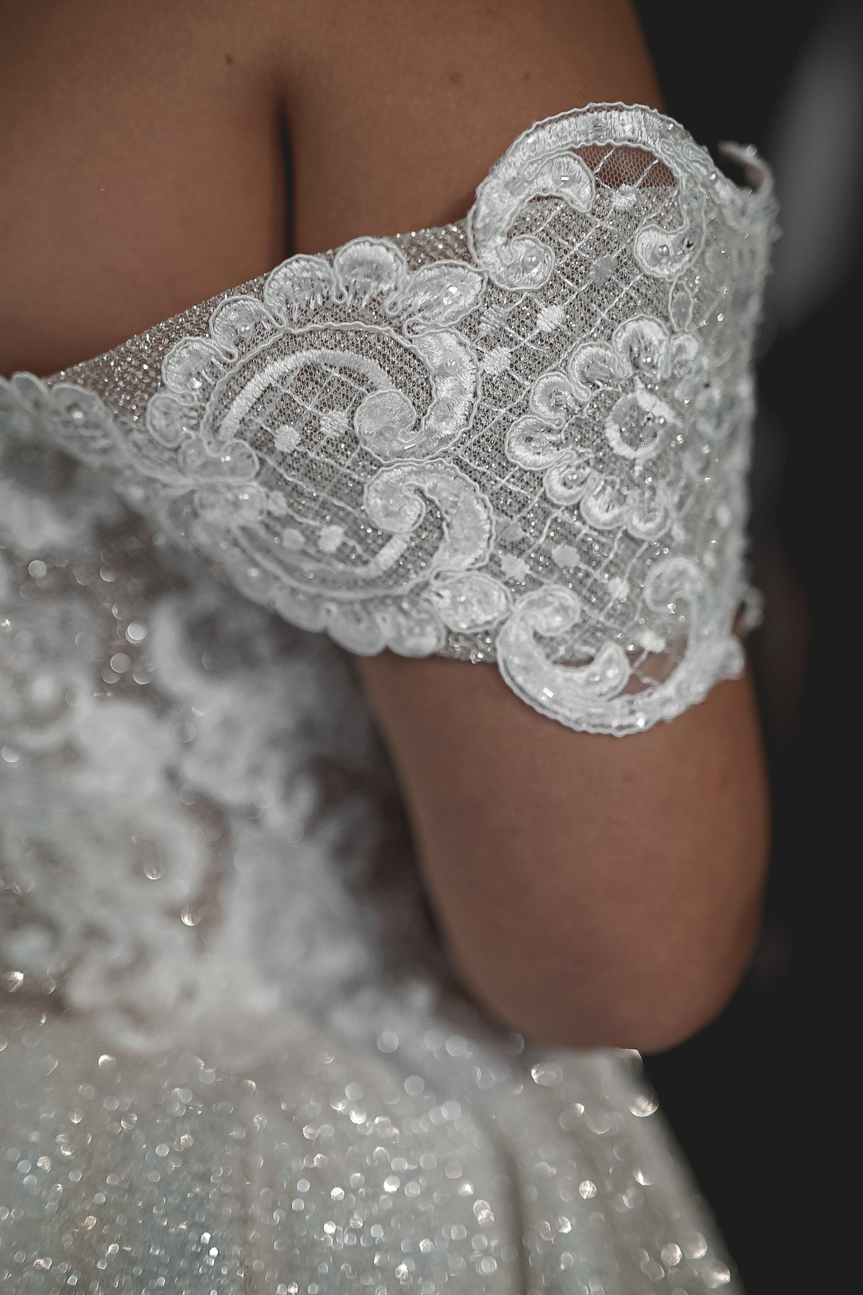 lace straps to add to wedding dress Boho A-Line Wedding Dresses Lace Appliques Spaghetti Straps V-Neck Bridal Gowns